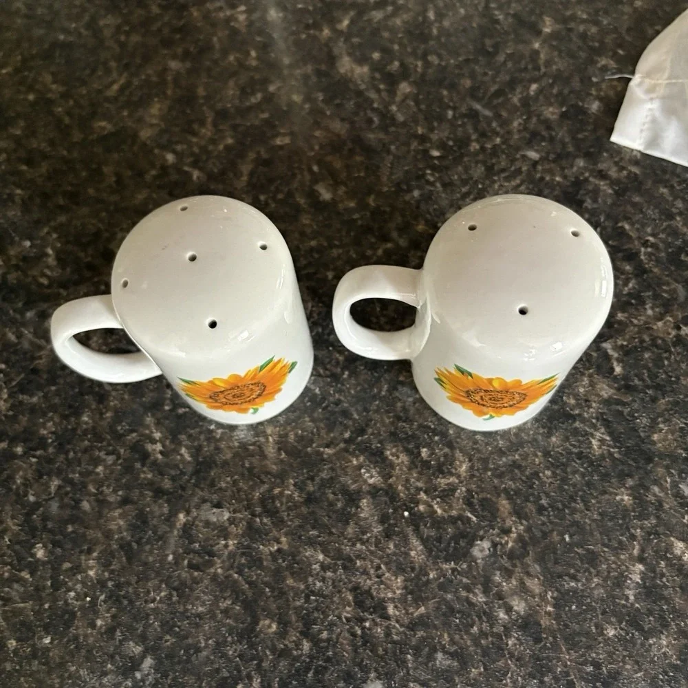 Vintage Sunflower White Ceramic Salt and Pepper Shakers